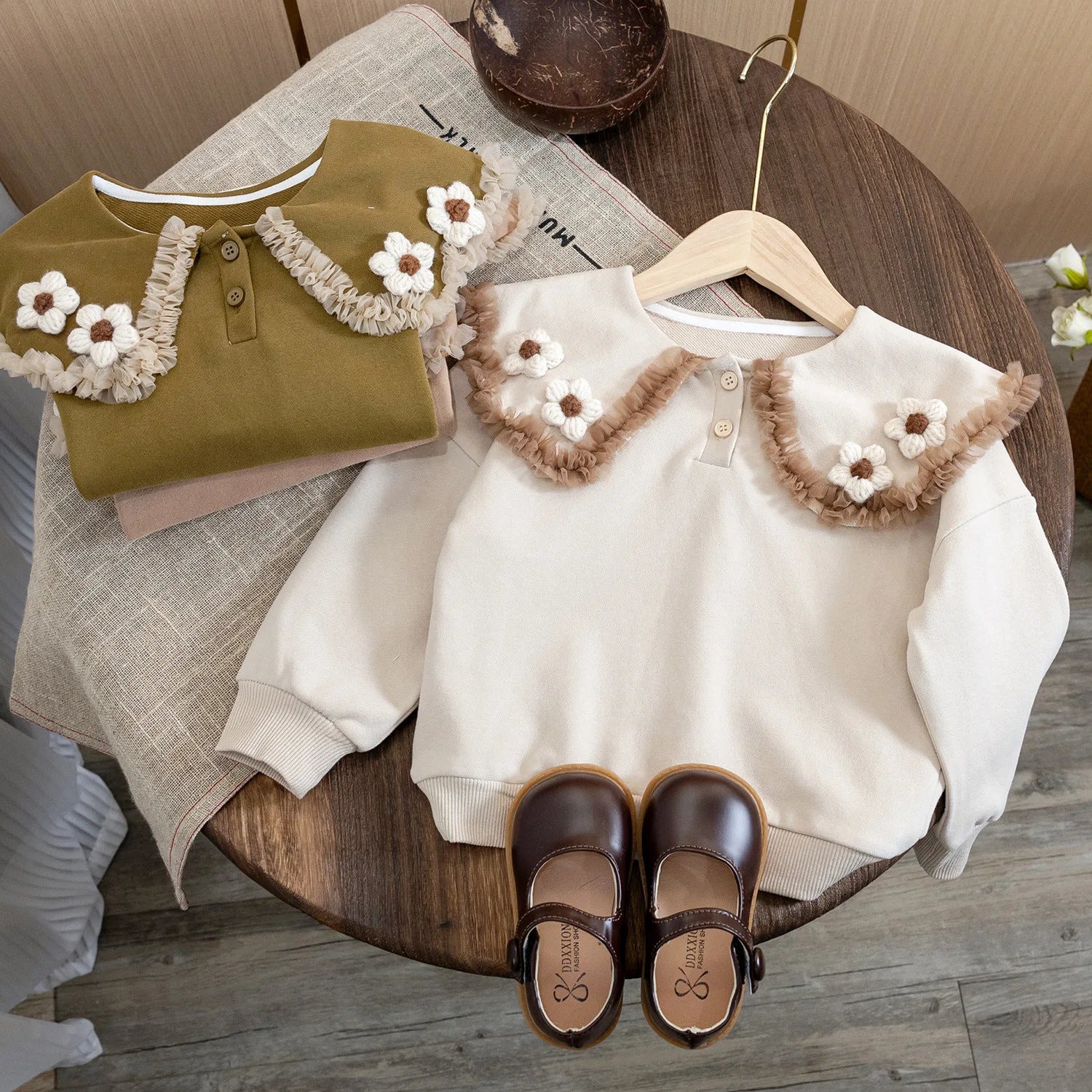 Flower Embroidery Collar Jumper